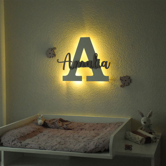 Nachtlicht „Buchstabe mit Schriftzug“ – Einzigartiges Kinderzimmer-Highlight